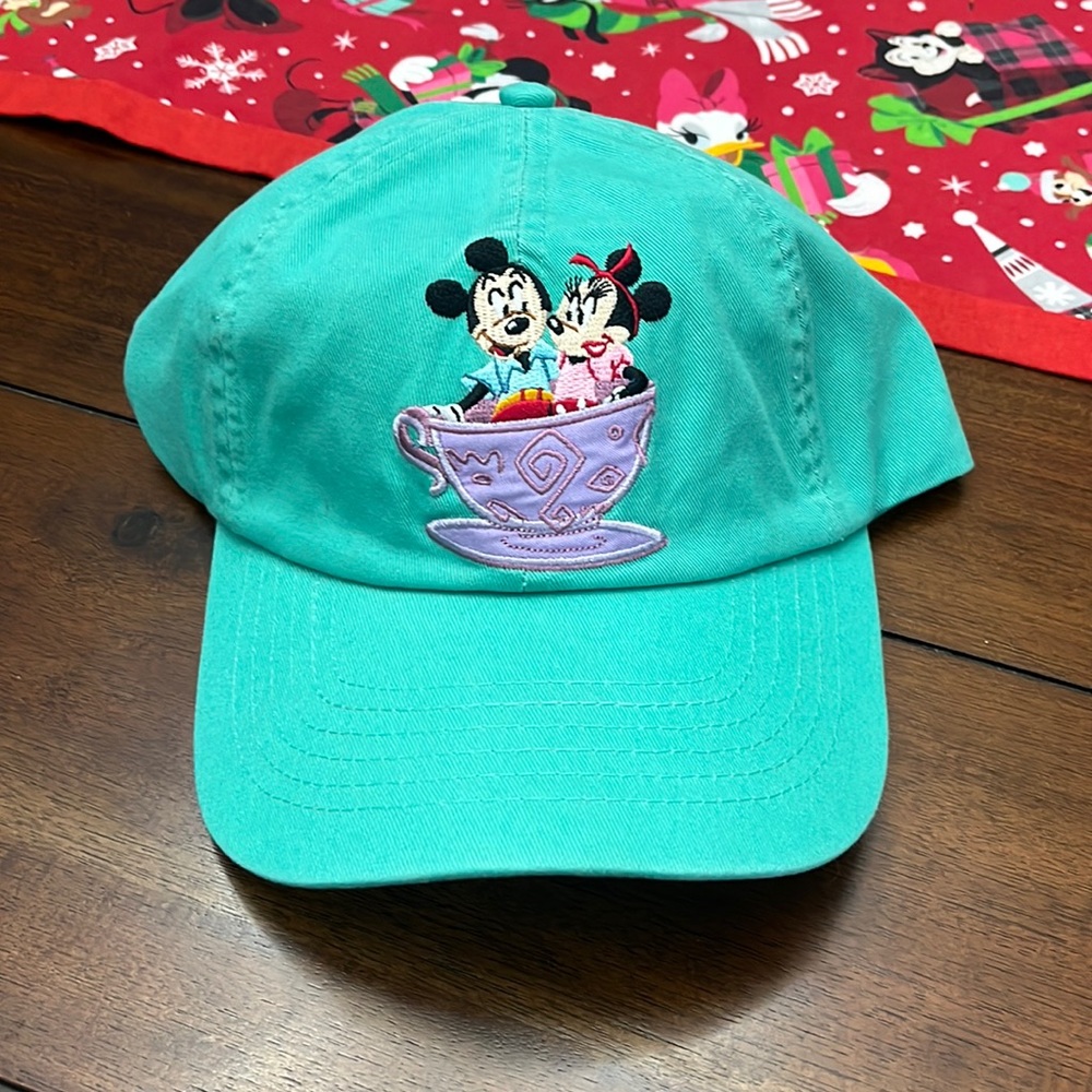 Disney Mickey and Minnie hat